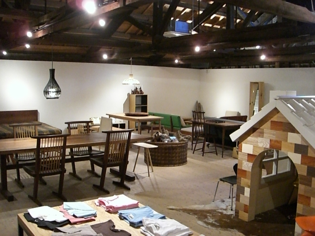 家具・インテリア Landscape Products PLAY MOUNTAIN BLOG: DWELL playmountainの模様